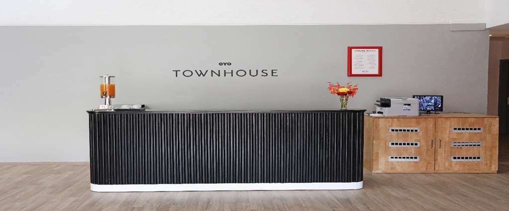 Отель Oyo Townhouse 027 Sector 15 Гургаон Удобства фото